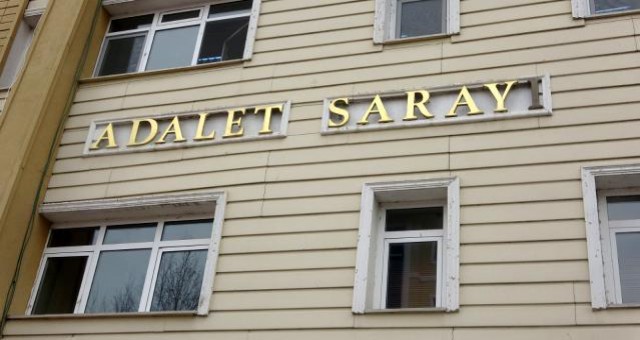 Bıçakla saldırarak 1 kişiyi öldüren zanlılar tutuklandı