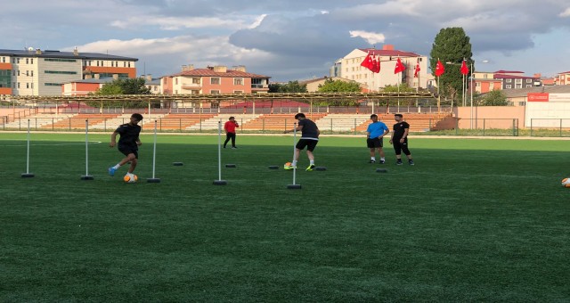 Kulüp Başkanı Farklı Eski Yöneticiler Farklı Konuşuyor