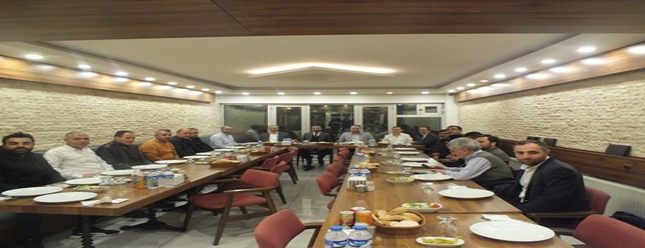 Ak Parti Milletvekilleri Gazeteciler ile yemekte bir araya geldi.