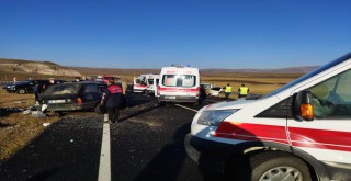 Ardahan'da Trafik Kazası 1 Kişi Öldü 4 yarali