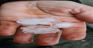 Ardahan'da Ceviz Büyüklüğün de Dolu Yağış bir kişi yaralı